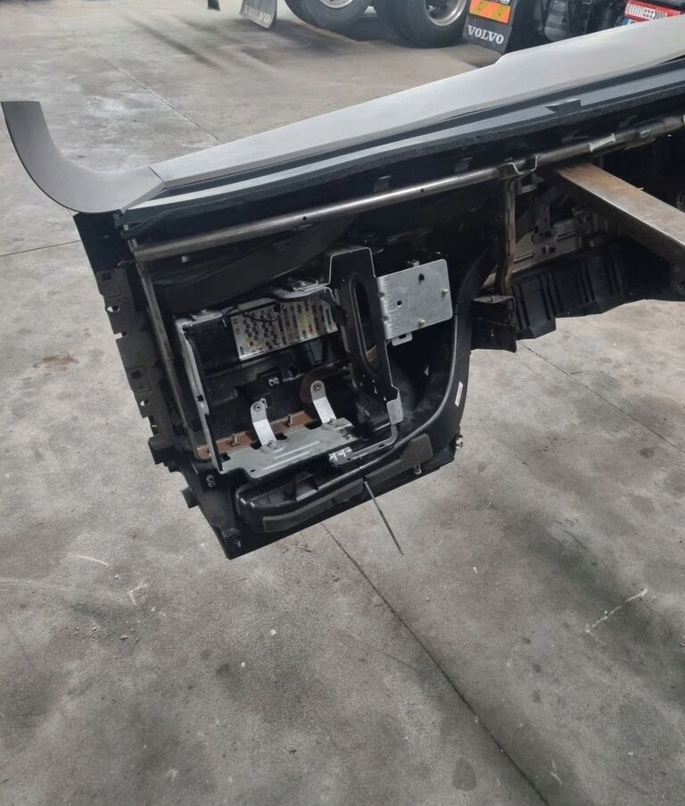 Приборная панель для Грузовиков FORD KONSOLA KOMPLETNA KOKPIT DESKA ROZDZIELCZA STELAŻ FORD F-MAX EURO 6: фото 10 Приборная панель для Грузовиков FORD KONSOLA KOMPLETNA KOKPIT DESKA ROZDZIELCZA STELAŻ FORD F-MAX EURO 6: фото 10