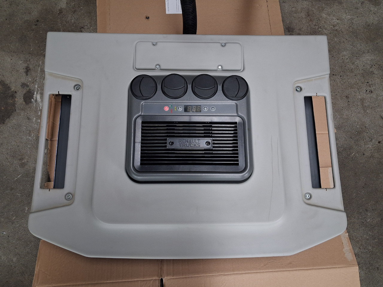 KLIMATYZACJA POSTOJOWA DOMETIC COOLAIR SP950T RENAULT GAMA T 24V - Отопление/ Вентиляция для Грузовиков: фото 1 KLIMATYZACJA POSTOJOWA DOMETIC COOLAIR SP950T RENAULT GAMA T 24V - Отопление/ Вентиляция для Грузовиков: фото 1