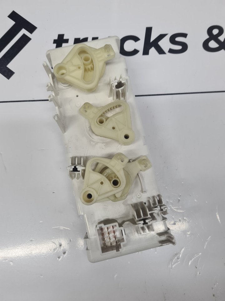 PANEL KLIMATYZACJI NAWIEWU RENAULT DXI LIFT GAMA D WIDE VOLVO FL FE LIFT - Отопление/ Вентиляция: фото 3 PANEL KLIMATYZACJI NAWIEWU RENAULT DXI LIFT GAMA D WIDE VOLVO FL FE LIFT - Отопление/ Вентиляция: фото 3