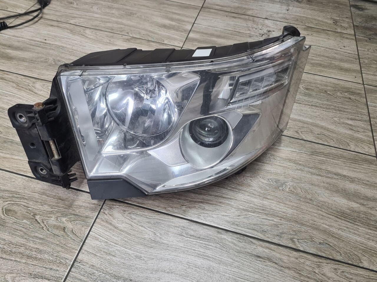 RENAULT LAMPA LEWA REFLEKTOR H7 RENAULT GAMA T RANGE ORYGINAŁ - Передняя фара для Грузовиков: фото 1 RENAULT LAMPA LEWA REFLEKTOR H7 RENAULT GAMA T RANGE ORYGINAŁ - Передняя фара для Грузовиков: фото 1