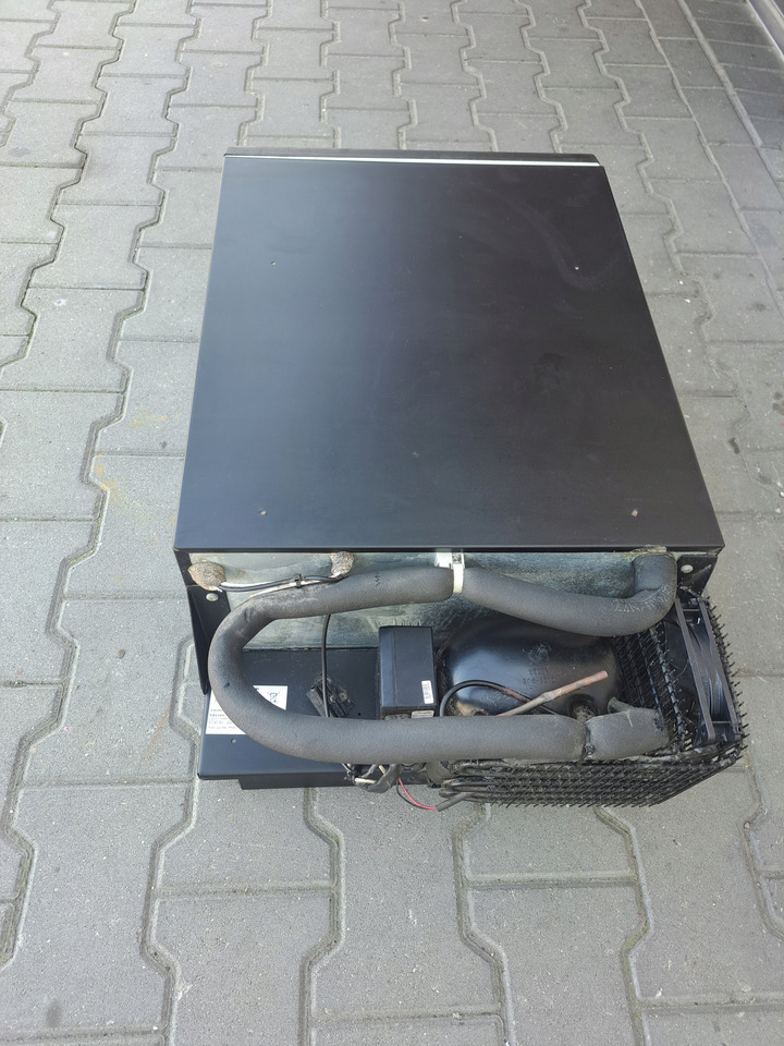 RENAULT LODÓWKA CHŁODZIARKA RENAULT MAGNUM DXI E-TECH - Кабина и интерьер для Грузовиков: фото 4 RENAULT LODÓWKA CHŁODZIARKA RENAULT MAGNUM DXI E-TECH - Кабина и интерьер для Грузовиков: фото 4