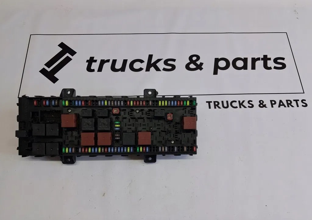 RENAULT PŁYTA BEZPIECZNIKÓW SKRZYNKA RENAULT GAMA T RANGE 22821376 P02 - Предохранитель для Грузовиков: фото 1 RENAULT PŁYTA BEZPIECZNIKÓW SKRZYNKA RENAULT GAMA T RANGE 22821376 P02 - Предохранитель для Грузовиков: фото 1