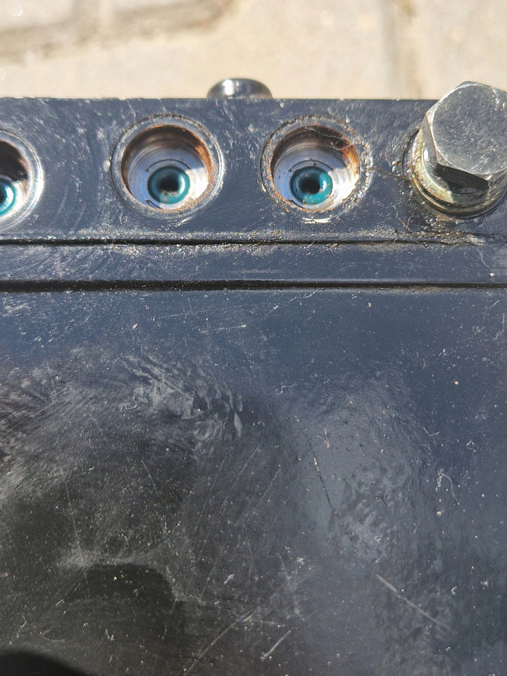 RENAULT POMPKA PODNOSZENIA KABINY RENAULT GAMA T RANGE C K - Подвеска кабины для Грузовиков: фото 2 RENAULT POMPKA PODNOSZENIA KABINY RENAULT GAMA T RANGE C K - Подвеска кабины для Грузовиков: фото 2