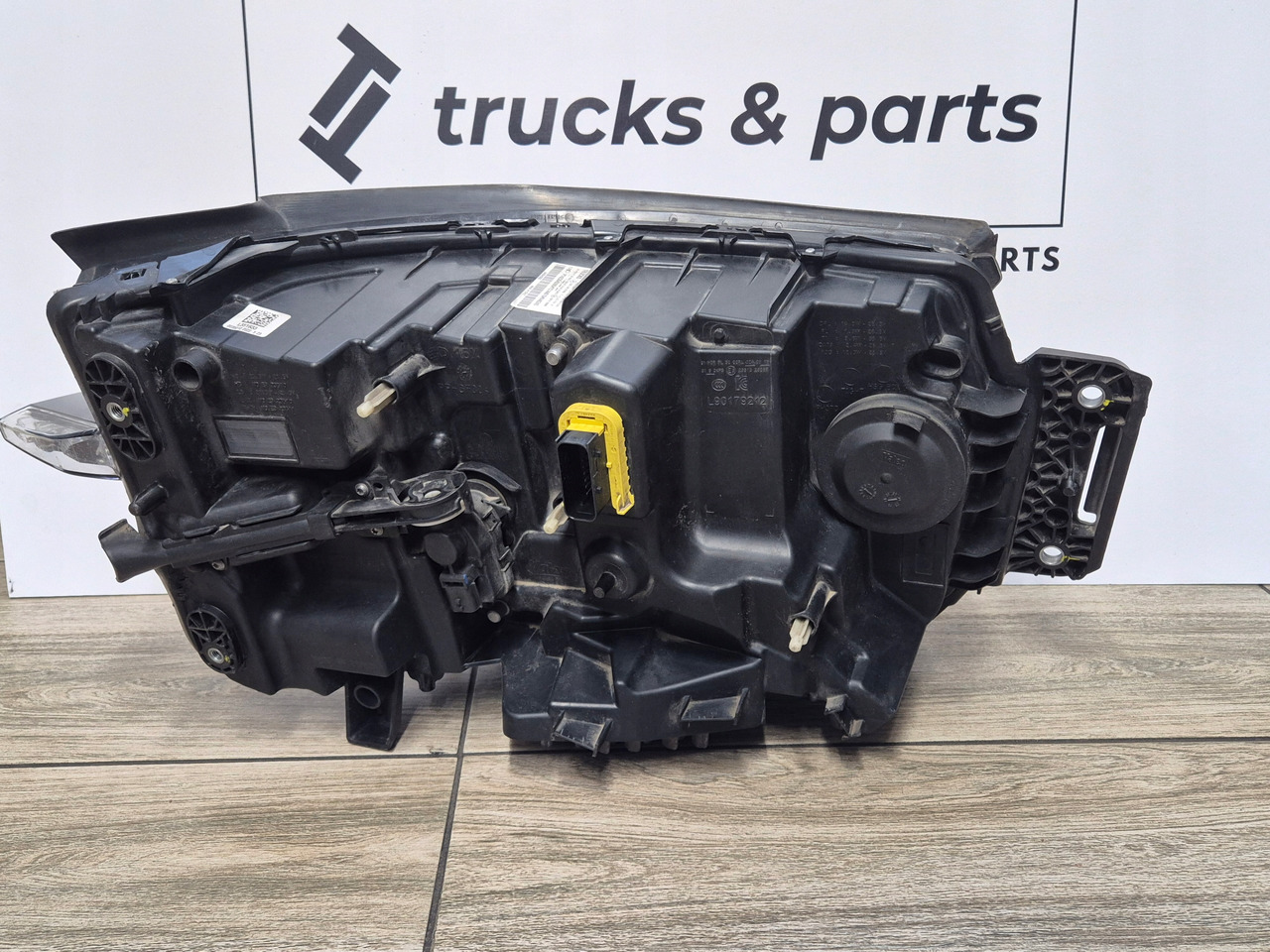 RENAULT REFLEKTOR LAMPA RENAULT RANGE T GAMA T EVOLUTION EVO LED LEWA - Передняя фара для Грузовиков: фото 3 RENAULT REFLEKTOR LAMPA RENAULT RANGE T GAMA T EVOLUTION EVO LED LEWA - Передняя фара для Грузовиков: фото 3