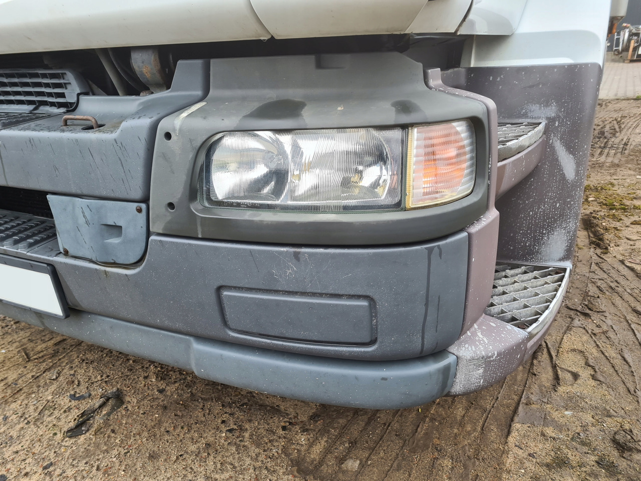 Бампер для Грузовиков RENAULT ZDERZAK KOMPLETNY Z LAMPAMI BELKA STOPNIE RENAULT MIDLUM DXI 22.5 EURO 5: фото 7 Бампер для Грузовиков RENAULT ZDERZAK KOMPLETNY Z LAMPAMI BELKA STOPNIE RENAULT MIDLUM DXI 22.5 EURO 5: фото 7