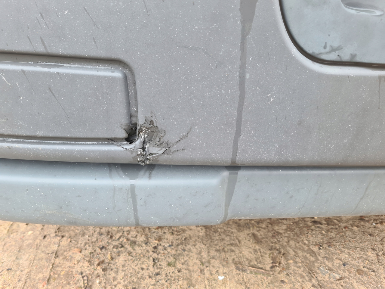 Бампер для Грузовиков RENAULT ZDERZAK KOMPLETNY Z LAMPAMI BELKA STOPNIE RENAULT MIDLUM DXI 22.5 EURO 5: фото 6 Бампер для Грузовиков RENAULT ZDERZAK KOMPLETNY Z LAMPAMI BELKA STOPNIE RENAULT MIDLUM DXI 22.5 EURO 5: фото 6