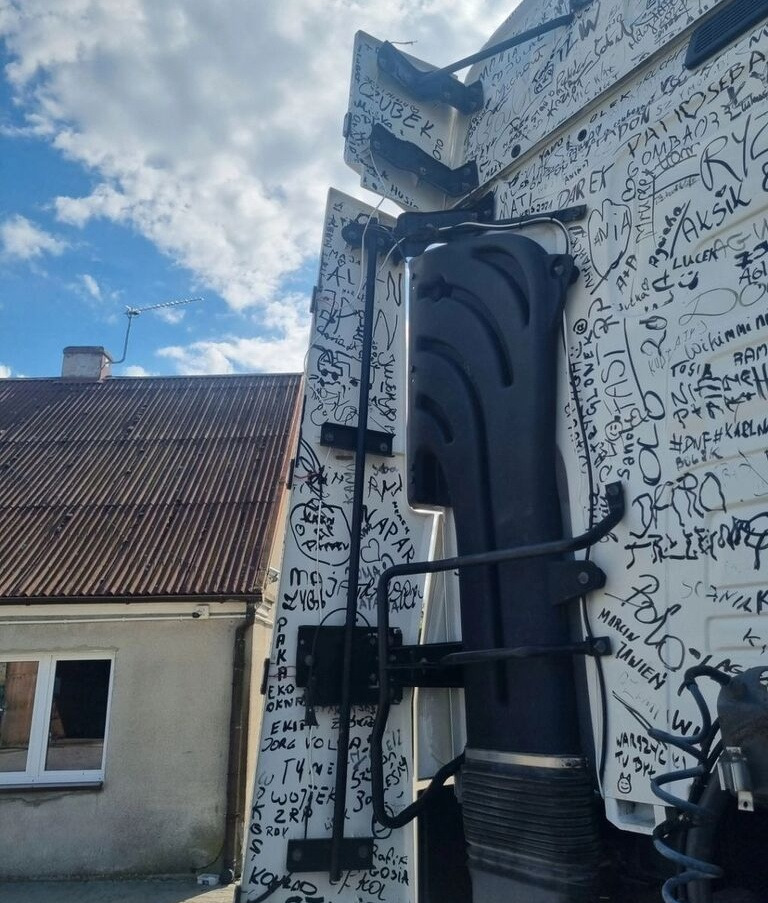 Renault Y OWIEWKI STELAŻ KABINY GAMA T RANGE HIGH Renault Gama - Аэродинамика/ Спойлеры для Грузовиков: фото 4 Renault Y OWIEWKI STELAŻ KABINY GAMA T RANGE HIGH Renault Gama - Аэродинамика/ Спойлеры для Грузовиков: фото 4