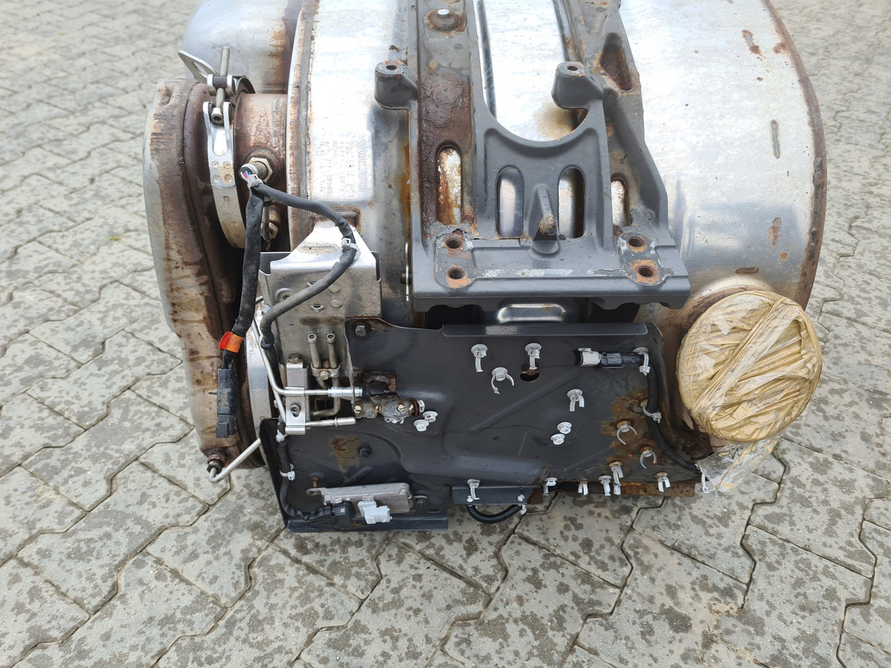 VOLVO KATALIZATOR TŁUMIK DPF FILTR KOMPLETNY VOLVO FH 4 FM 4 RENAULT GAMA T RANGE - Катализатор: фото 3 VOLVO KATALIZATOR TŁUMIK DPF FILTR KOMPLETNY VOLVO FH 4 FM 4 RENAULT GAMA T RANGE - Катализатор: фото 3