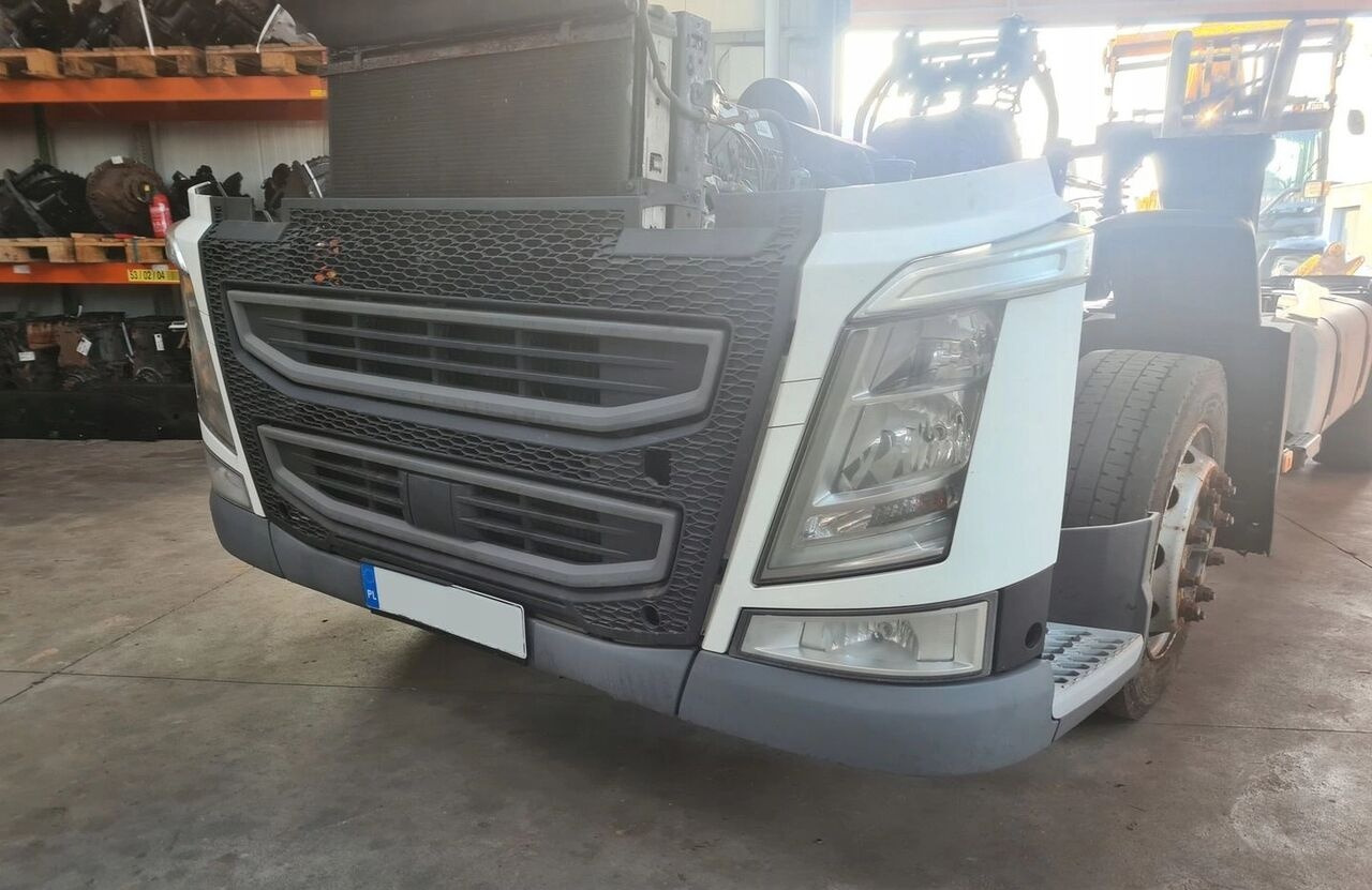 Volvo KOMPLETNY PRZÓD LAMPA ATRAPA GRILL BELKA FH 4 EURO 6 Volvo VOLVO FH 4 EURO 6 - Бампер для Грузовиков: фото 3 Volvo KOMPLETNY PRZÓD LAMPA ATRAPA GRILL BELKA FH 4 EURO 6 Volvo VOLVO FH 4 EURO 6 - Бампер для Грузовиков: фото 3