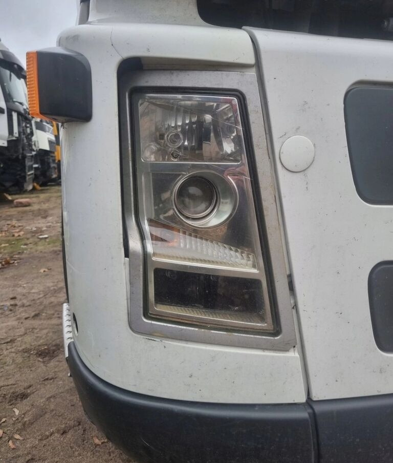 Volvo PRZÓD KOMPLETNY LAMPA OSŁONA Volvo FH FM 7 9 12 13 - Бампер для Грузовиков: фото 2 Volvo PRZÓD KOMPLETNY LAMPA OSŁONA Volvo FH FM 7 9 12 13 - Бампер для Грузовиков: фото 2