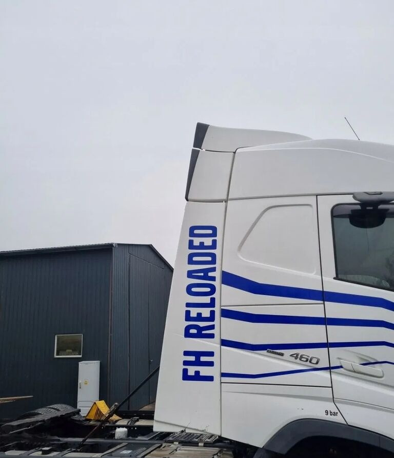 Volvo Y OWIEWKI KABINY KOMPLET FH 4 5 EURO 6 LIFT GLOBETROTTER Volvo VOLVO FH 4 5 EURO 6 LIFT GLOBETROTTER - Аэродинамика/ Спойлеры для Грузовиков: фото 4 Volvo Y OWIEWKI KABINY KOMPLET FH 4 5 EURO 6 LIFT GLOBETROTTER Volvo VOLVO FH 4 5 EURO 6 LIFT GLOBETROTTER - Аэродинамика/ Спойлеры для Грузовиков: фото 4