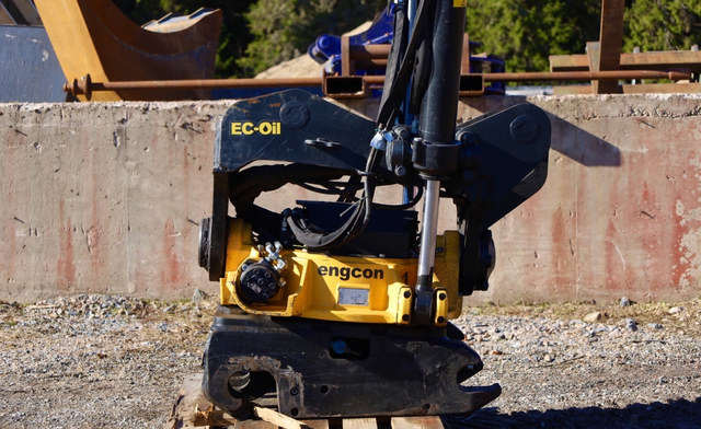 EngconEngcon EC233S-QS80-SS10 - Тилтротатор: фото 1 EngconEngcon EC233S-QS80-SS10 - Тилтротатор: фото 1
