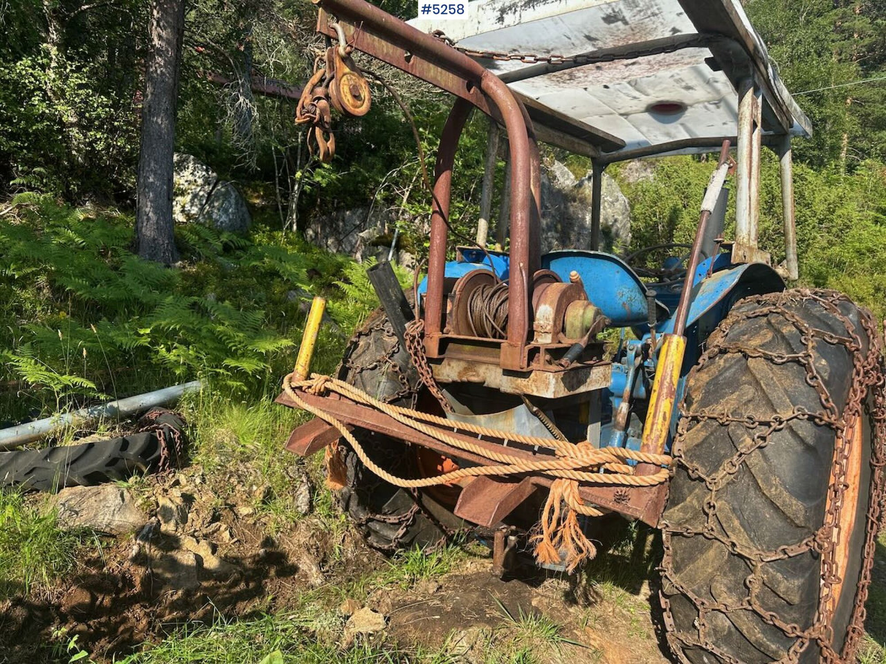 Трактор 1963 Fordson Major 4x4 with splitter gearbox, Ako winch, and tire chains. SEE VIDEO.: фото 9