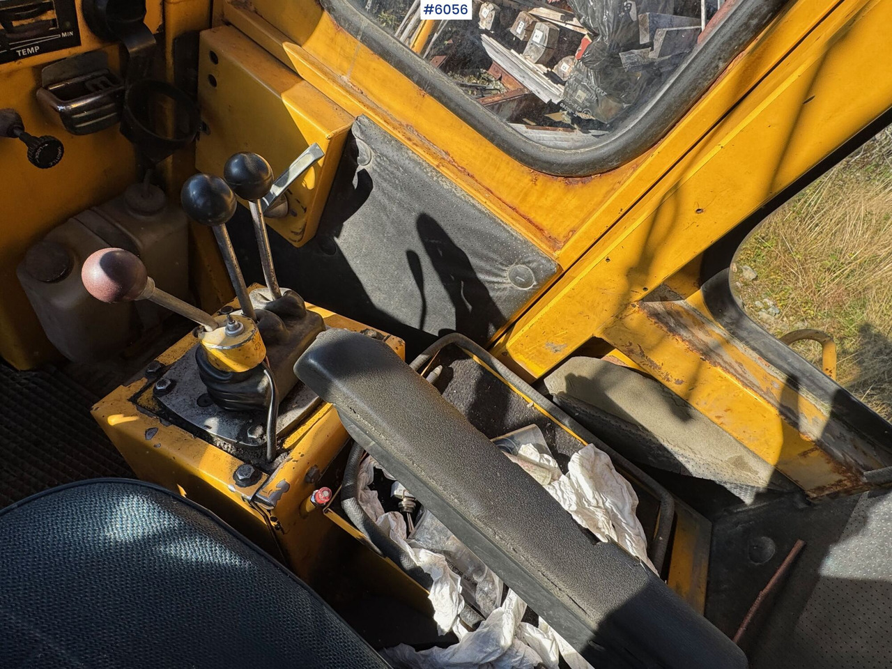 Колёсный погрузчик 1983 Volvo BM 4500 repair object: фото 18 Колёсный погрузчик 1983 Volvo BM 4500 repair object: фото 18