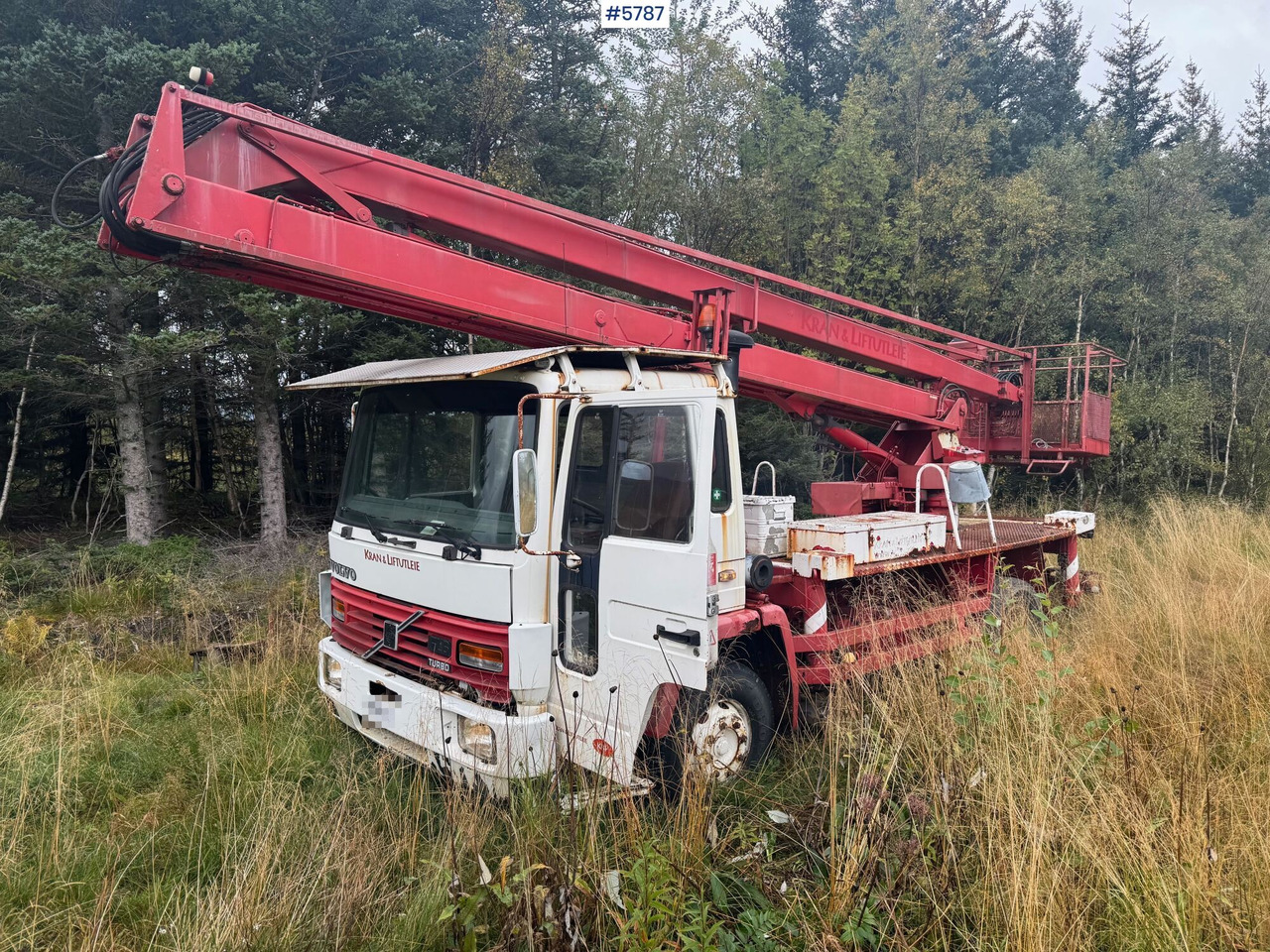 1986 Volvo FL614 with Lift. SEE VIDEO! - Грузовик с подъемником: фото 1 1986 Volvo FL614 with Lift. SEE VIDEO! - Грузовик с подъемником: фото 1