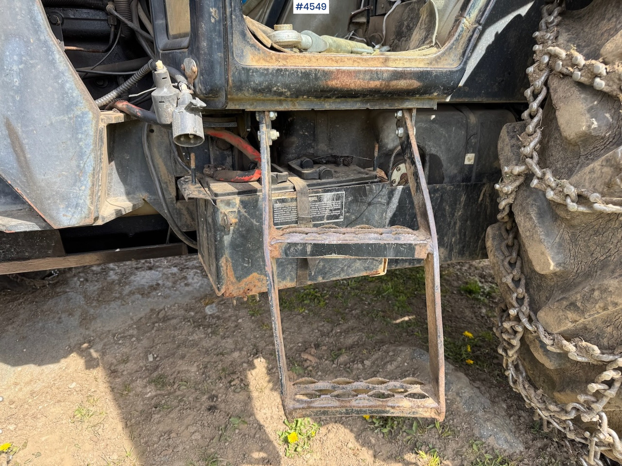 1987 Case 685 XL w/front loader and some equipment. - Трактор: фото 3 1987 Case 685 XL w/front loader and some equipment. - Трактор: фото 3