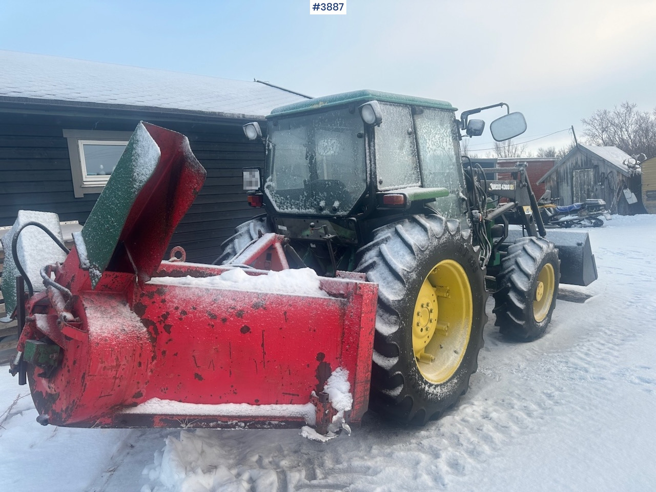 1987 John Deere Power Synchron 2450 4x4 w/ Quicke 4300 front loader, snow blower and gravel bucket. WATCH VIDEO. - Трактор: фото 3 1987 John Deere Power Synchron 2450 4x4 w/ Quicke 4300 front loader, snow blower and gravel bucket. WATCH VIDEO. - Трактор: фото 3