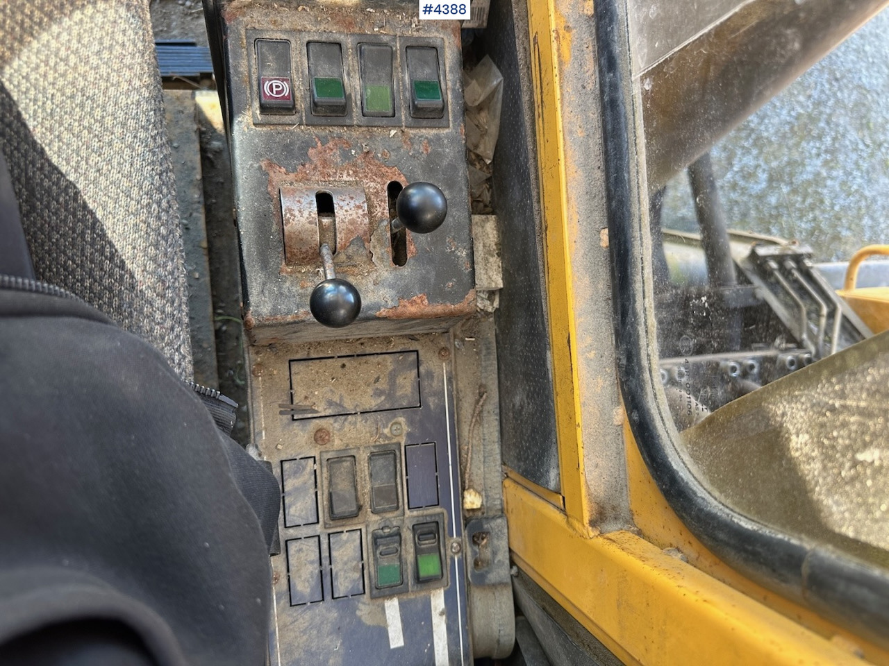 Экскаватор 1995 Åkermann EW200 Wheel machine w/ grading bucket og tiltrotator. WATCH VIDEO.: фото 13