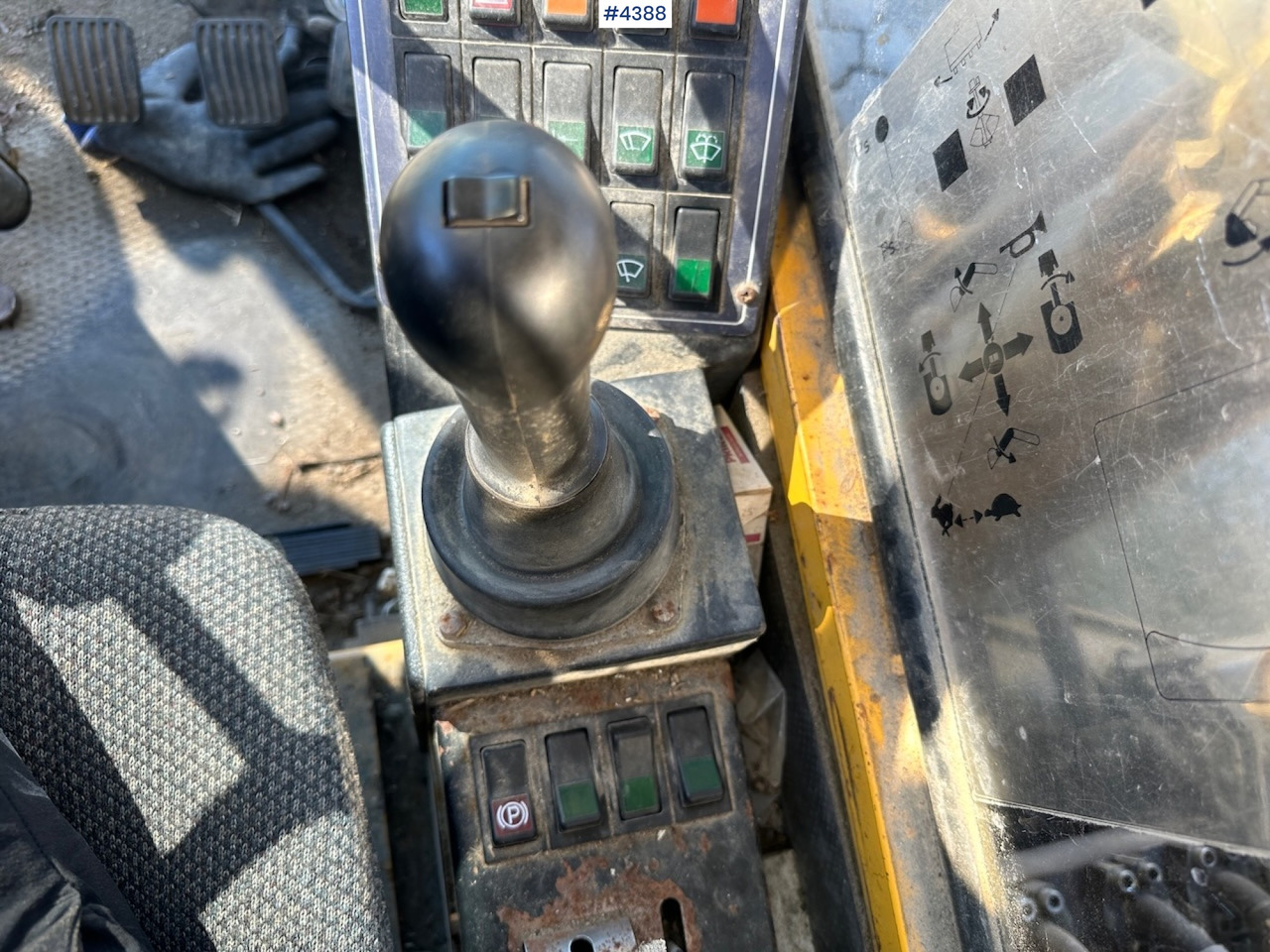 Экскаватор 1995 Åkermann EW200 Wheel machine w/ grading bucket og tiltrotator. WATCH VIDEO.: фото 16