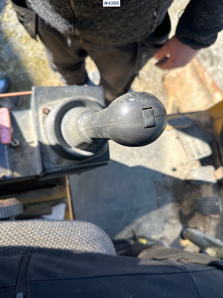 Экскаватор 1995 Åkermann EW200 Wheel machine w/ grading bucket og tiltrotator. WATCH VIDEO.: фото 17