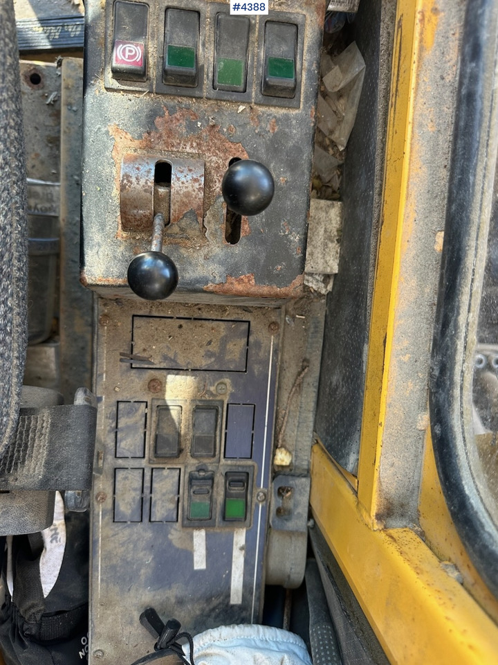 Экскаватор 1995 Åkermann EW200 Wheel machine w/ grading bucket og tiltrotator. WATCH VIDEO.: фото 14
