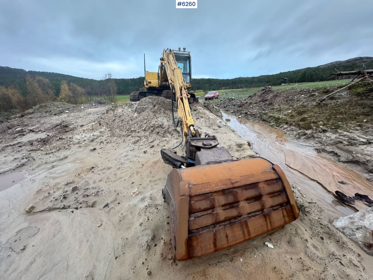 1998 Komatsu PC130-6K with Grading Bucket and Digging Bucket! - Экскаватор: фото 5 1998 Komatsu PC130-6K with Grading Bucket and Digging Bucket! - Экскаватор: фото 5