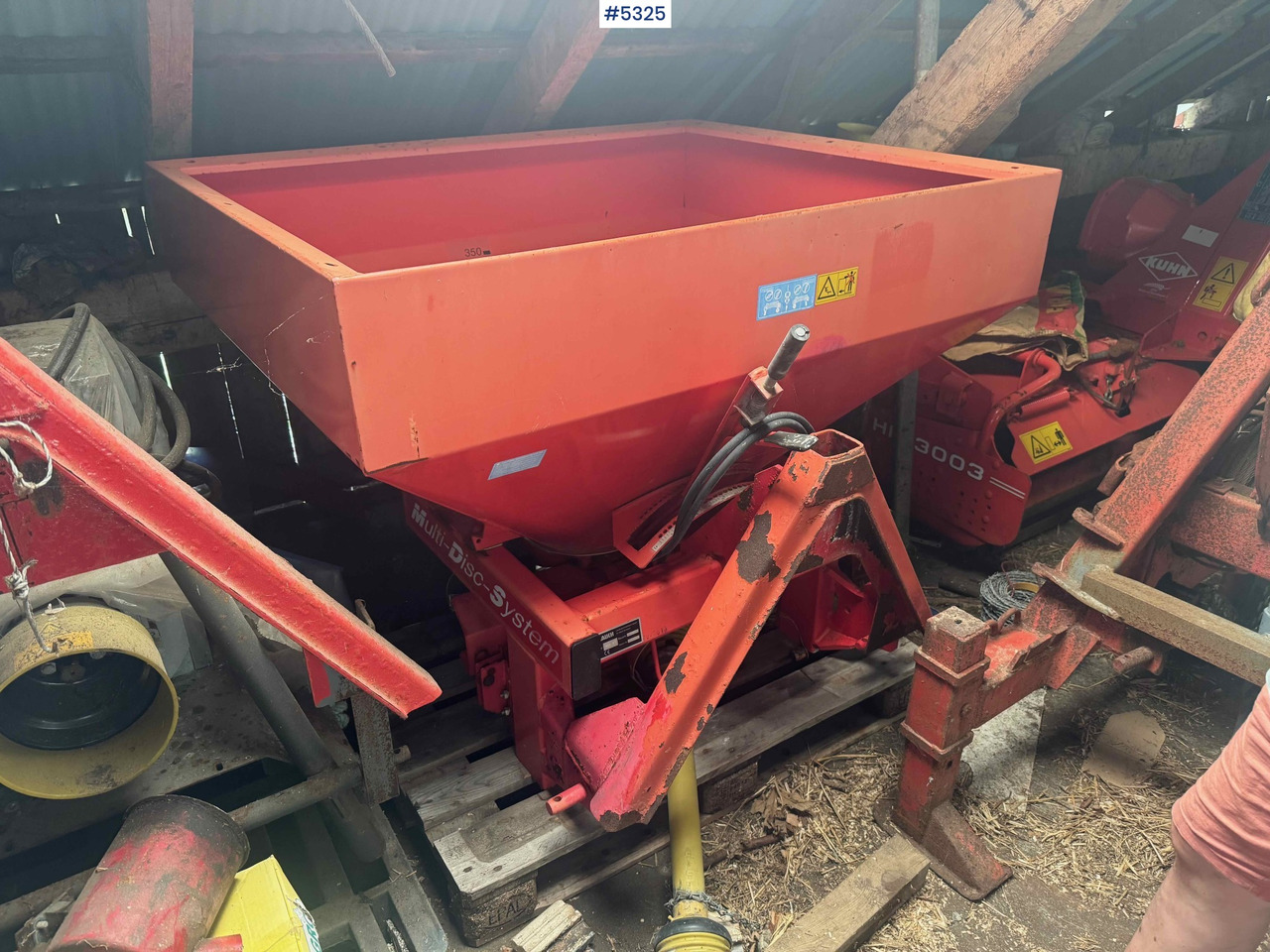 1999 Rauch MDS 81 fertilizer spreader - Разбрасыватель удобрений: фото 1 1999 Rauch MDS 81 fertilizer spreader - Разбрасыватель удобрений: фото 1