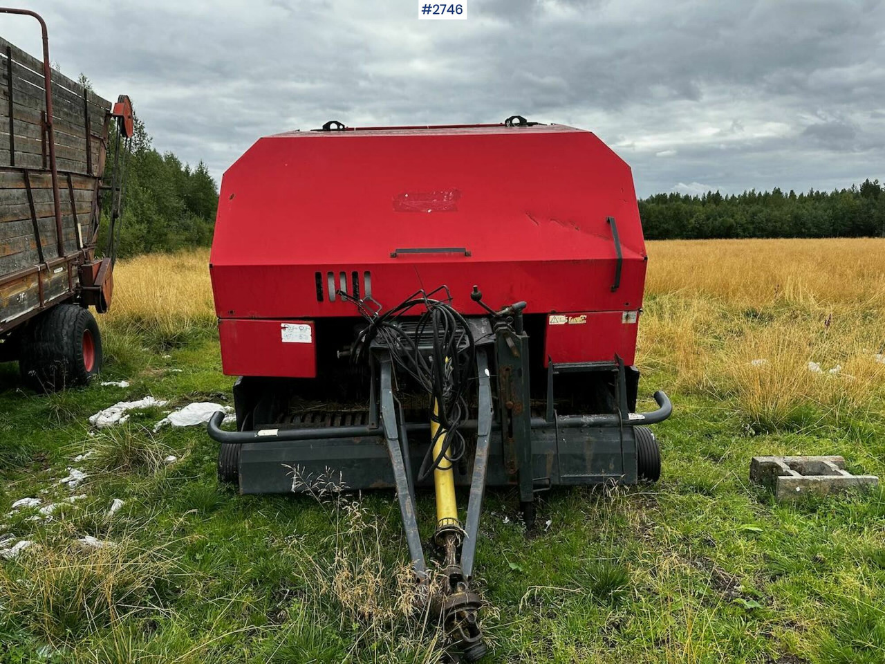 2002 Vicon RF135 round baler and Kvernland round baler - Техника для сенозаготовки: фото 2 2002 Vicon RF135 round baler and Kvernland round baler - Техника для сенозаготовки: фото 2