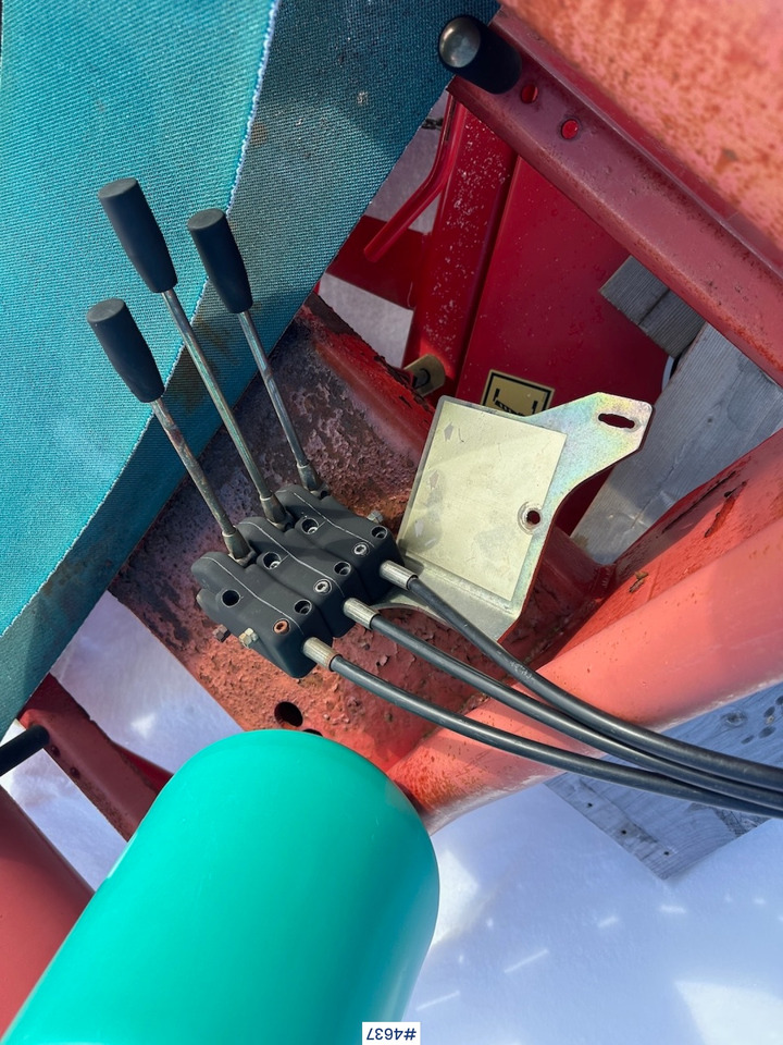 2004 Taarup 7420 Round bale wrapper - Техника для сенозаготовки: фото 5 2004 Taarup 7420 Round bale wrapper - Техника для сенозаготовки: фото 5