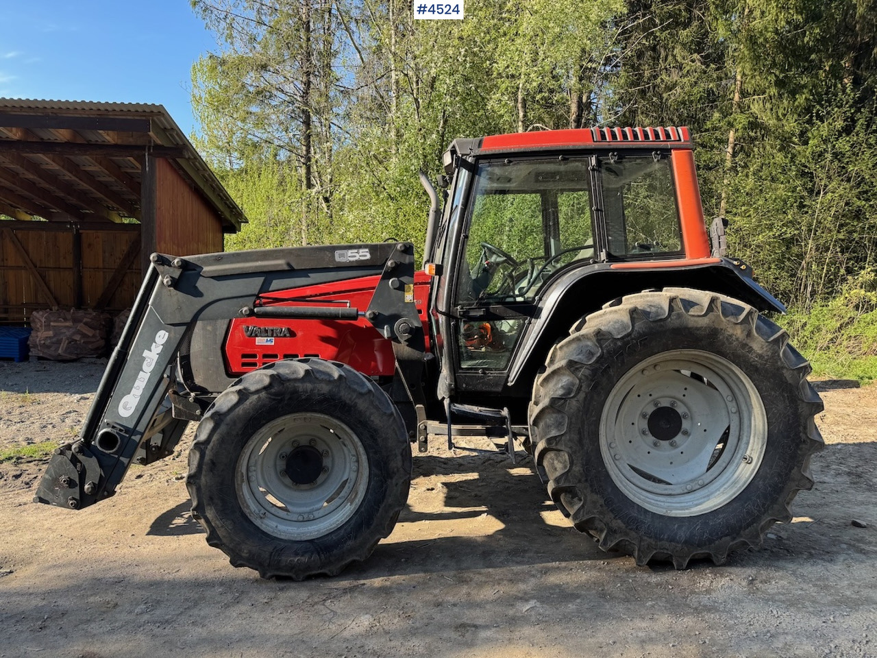 2005 Valtra 6850 w/front loader - Трактор: фото 1 2005 Valtra 6850 w/front loader - Трактор: фото 1