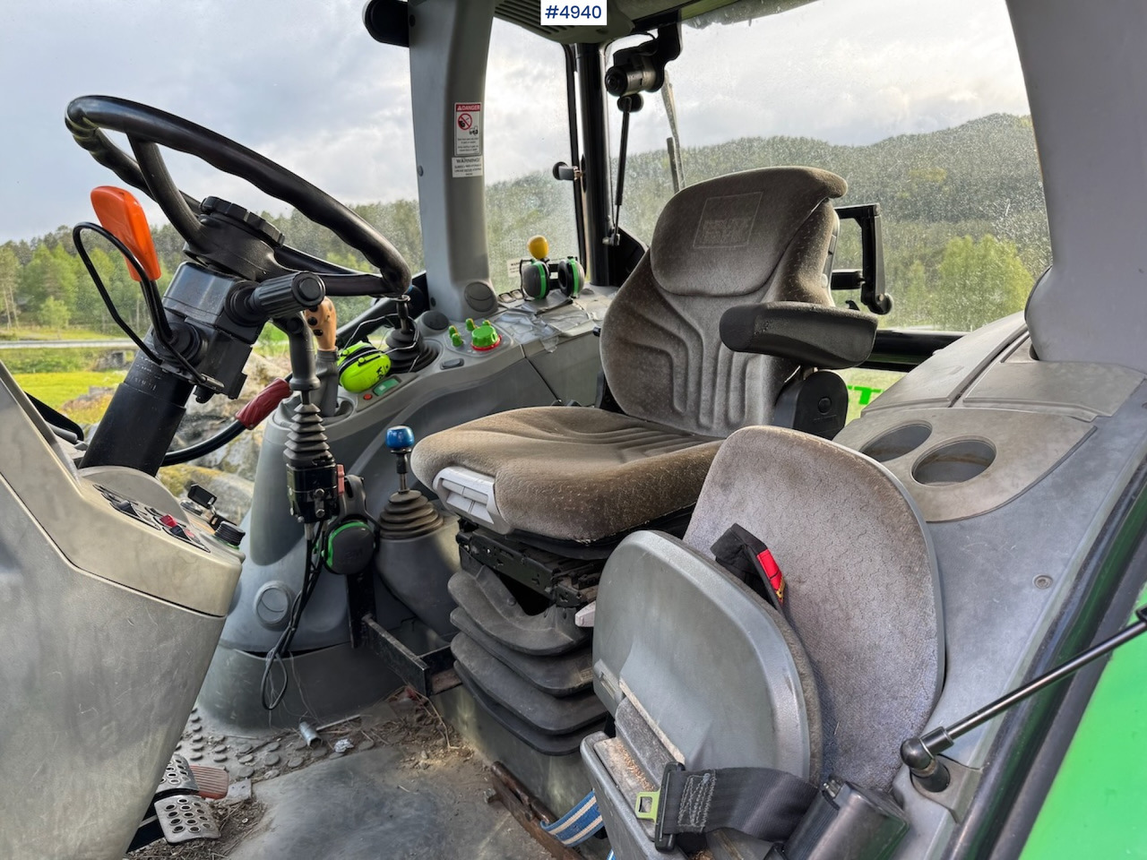 Трактор 2006 Deutz-Fahr Agrotron K90 w/front loader.: фото 11
