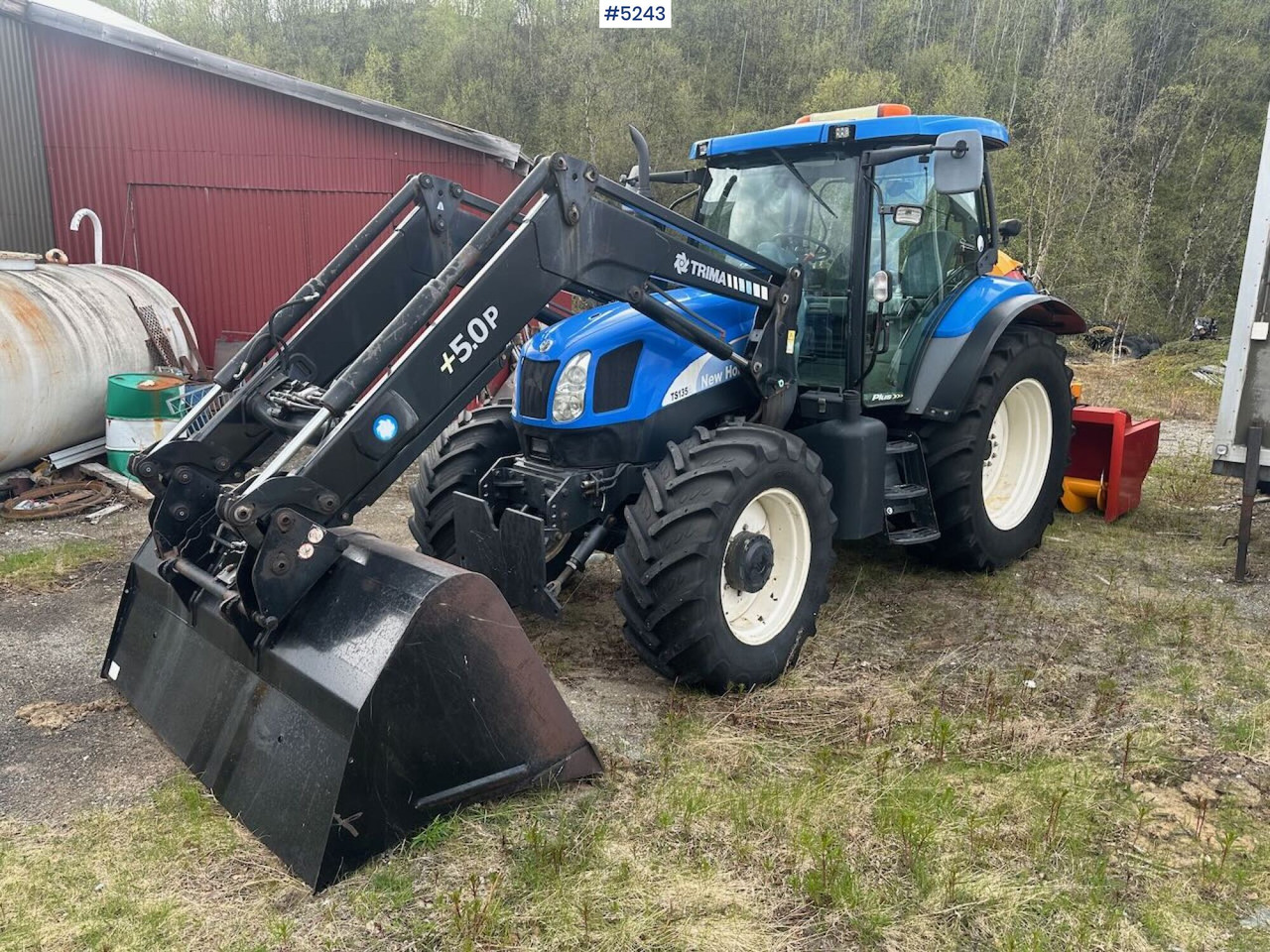 2007 New Holland TS135 4x4 tractor w/ front loader. WATCH VIDEO. - Трактор: фото 1 2007 New Holland TS135 4x4 tractor w/ front loader. WATCH VIDEO. - Трактор: фото 1