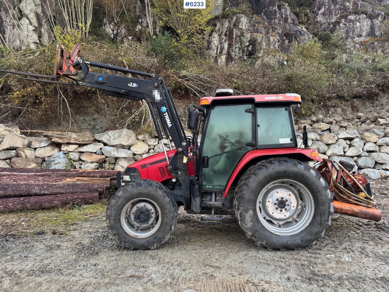 2010 Case IH JXU 95 w/ front loader. - Трактор: фото 3 2010 Case IH JXU 95 w/ front loader. - Трактор: фото 3