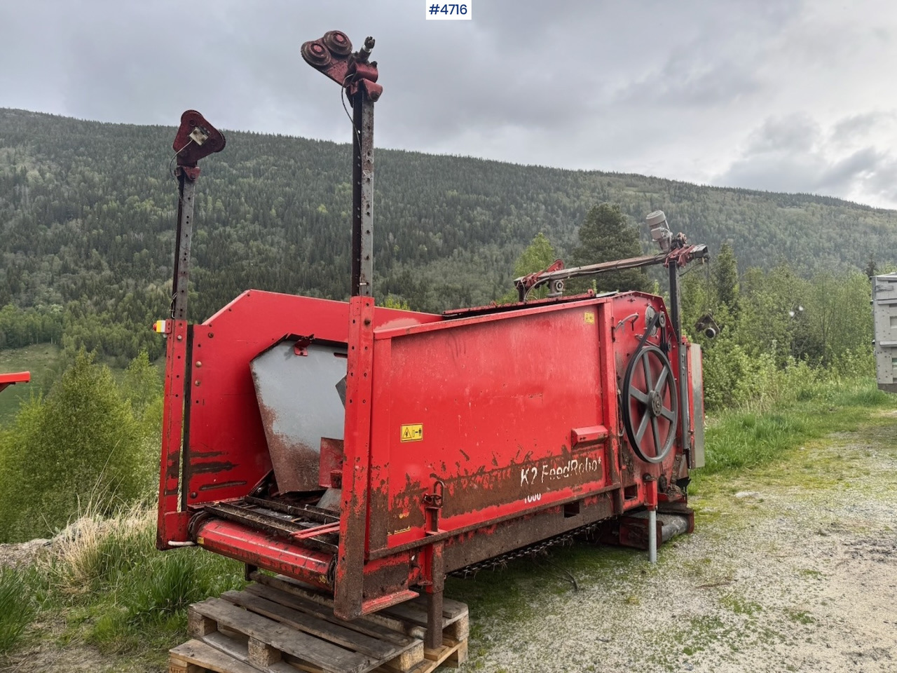 2012 TKS R2 feed table, 2007 TKS R1 feed table, TKS 1600 combination cutter - Техника для сенозаготовки: фото 2 2012 TKS R2 feed table, 2007 TKS R1 feed table, TKS 1600 combination cutter - Техника для сенозаготовки: фото 2