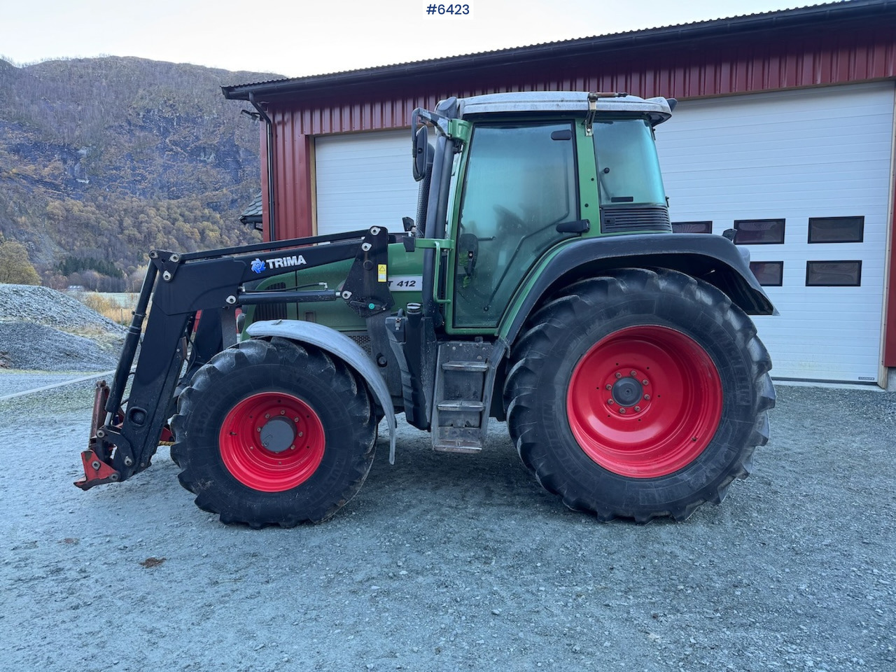 2013 Fendt 412 Vario TMS w/ front loader and plow plate. New engine! - Трактор: фото 1 2013 Fendt 412 Vario TMS w/ front loader and plow plate. New engine! - Трактор: фото 1