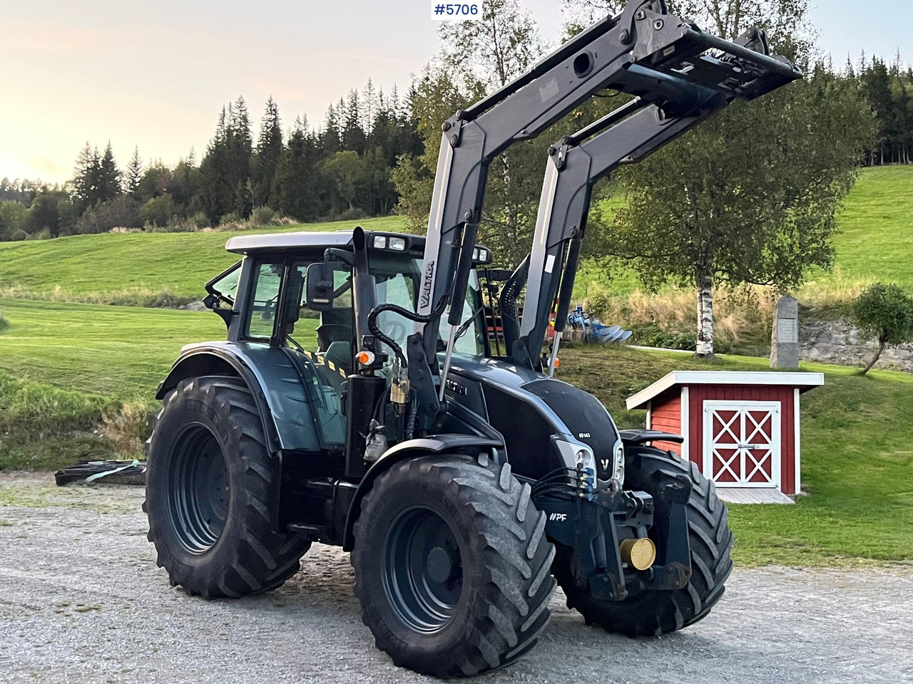 2014 Valtra N143 Direct, well equipped! - Трактор: фото 3 2014 Valtra N143 Direct, well equipped! - Трактор: фото 3