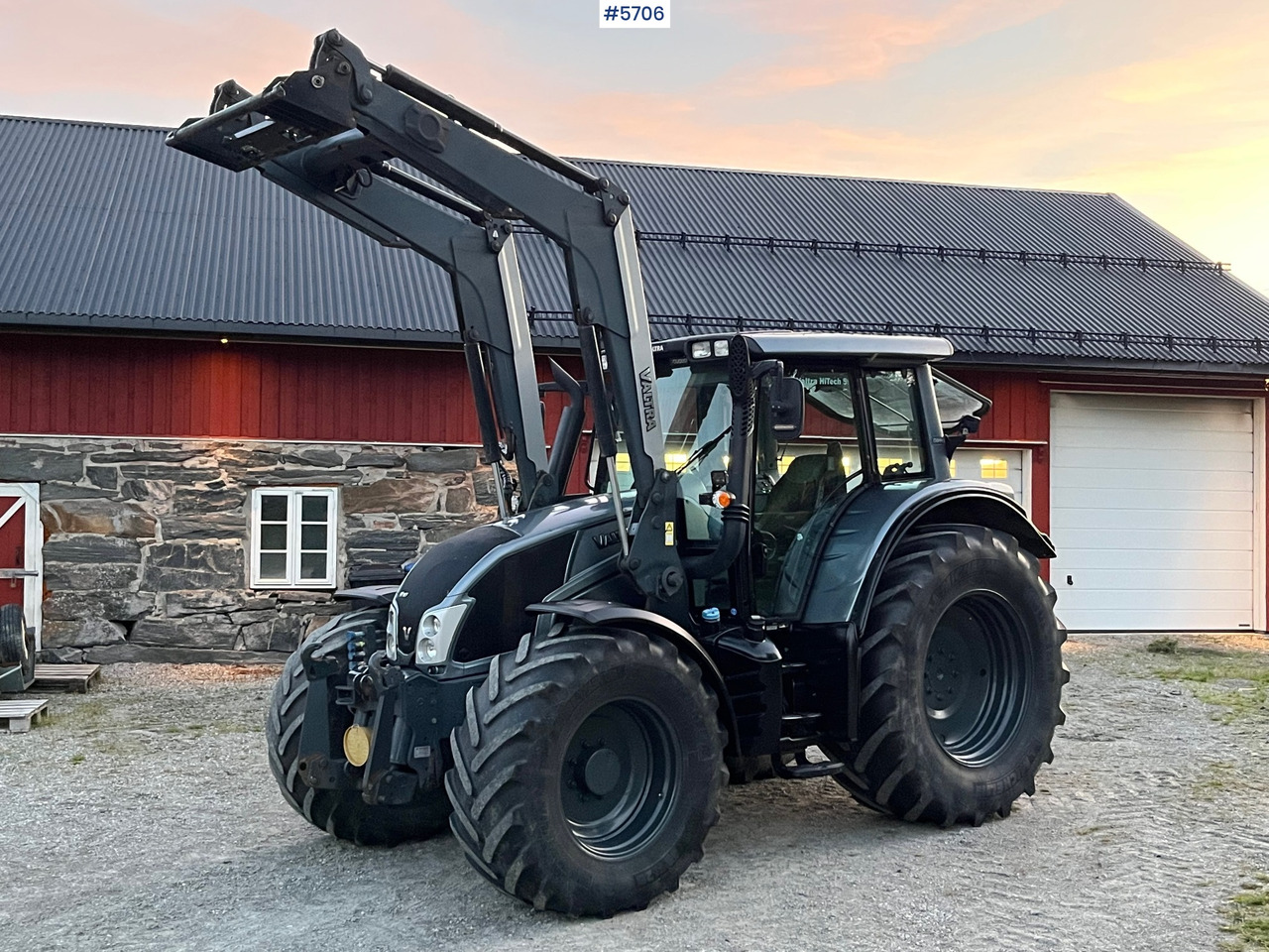 2014 Valtra N143 Direct, well equipped! - Трактор: фото 1 2014 Valtra N143 Direct, well equipped! - Трактор: фото 1
