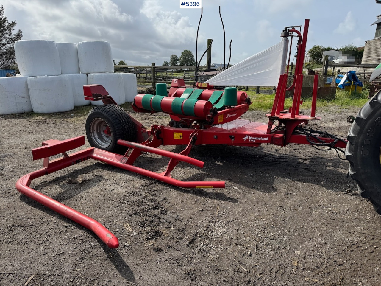 2016 Kverneland 7740 J round bale wrapper - Техника для сенозаготовки: фото 1 2016 Kverneland 7740 J round bale wrapper - Техника для сенозаготовки: фото 1