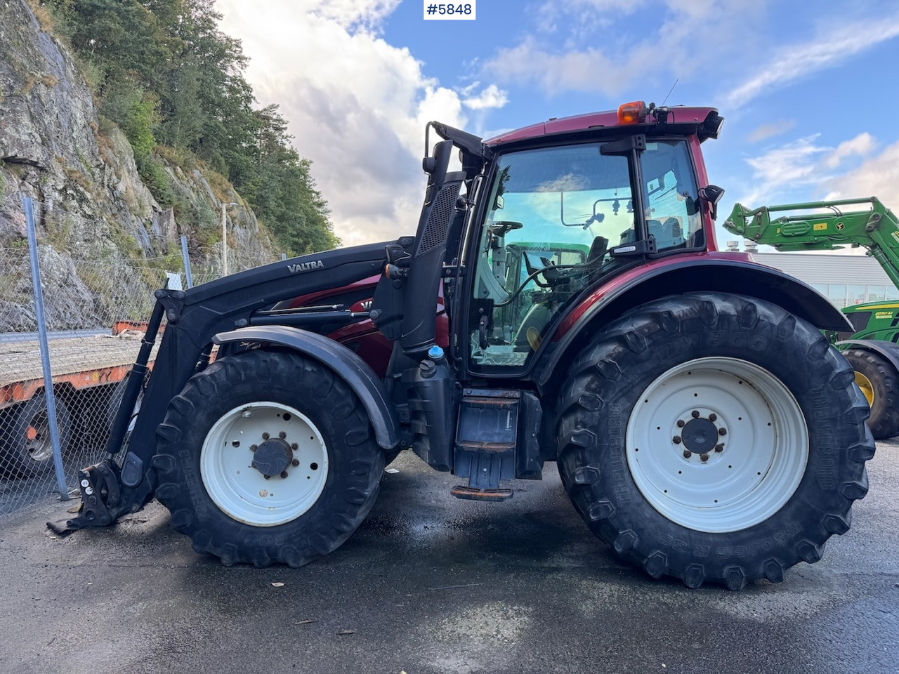 2018 Valtra N174 w/ front loader and plow plate. - Трактор: фото 2 2018 Valtra N174 w/ front loader and plow plate. - Трактор: фото 2