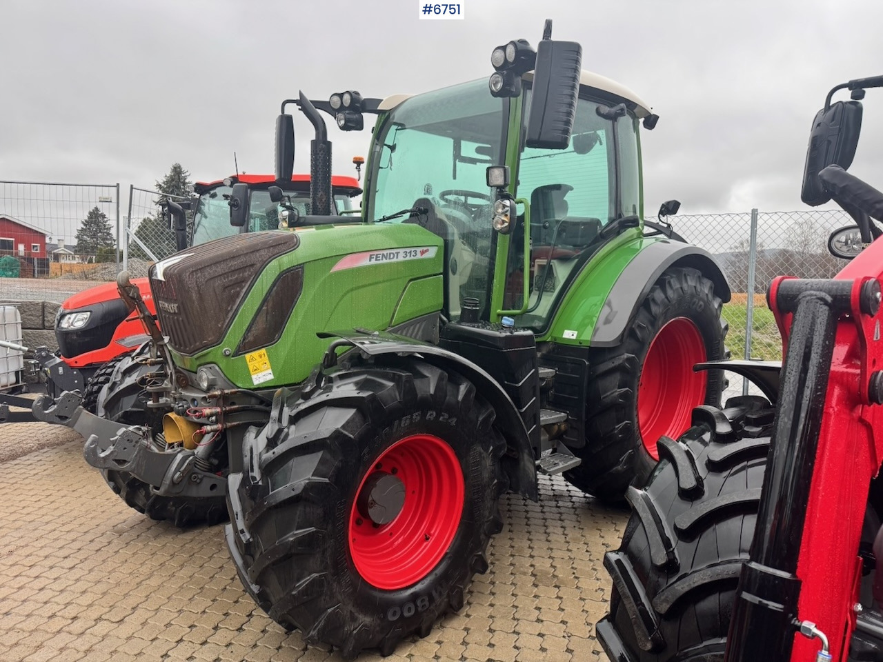 2019 Fendt 313 Vario w/ Front hydraulics and 2 sets of tires. - Трактор: фото 3 2019 Fendt 313 Vario w/ Front hydraulics and 2 sets of tires. - Трактор: фото 3