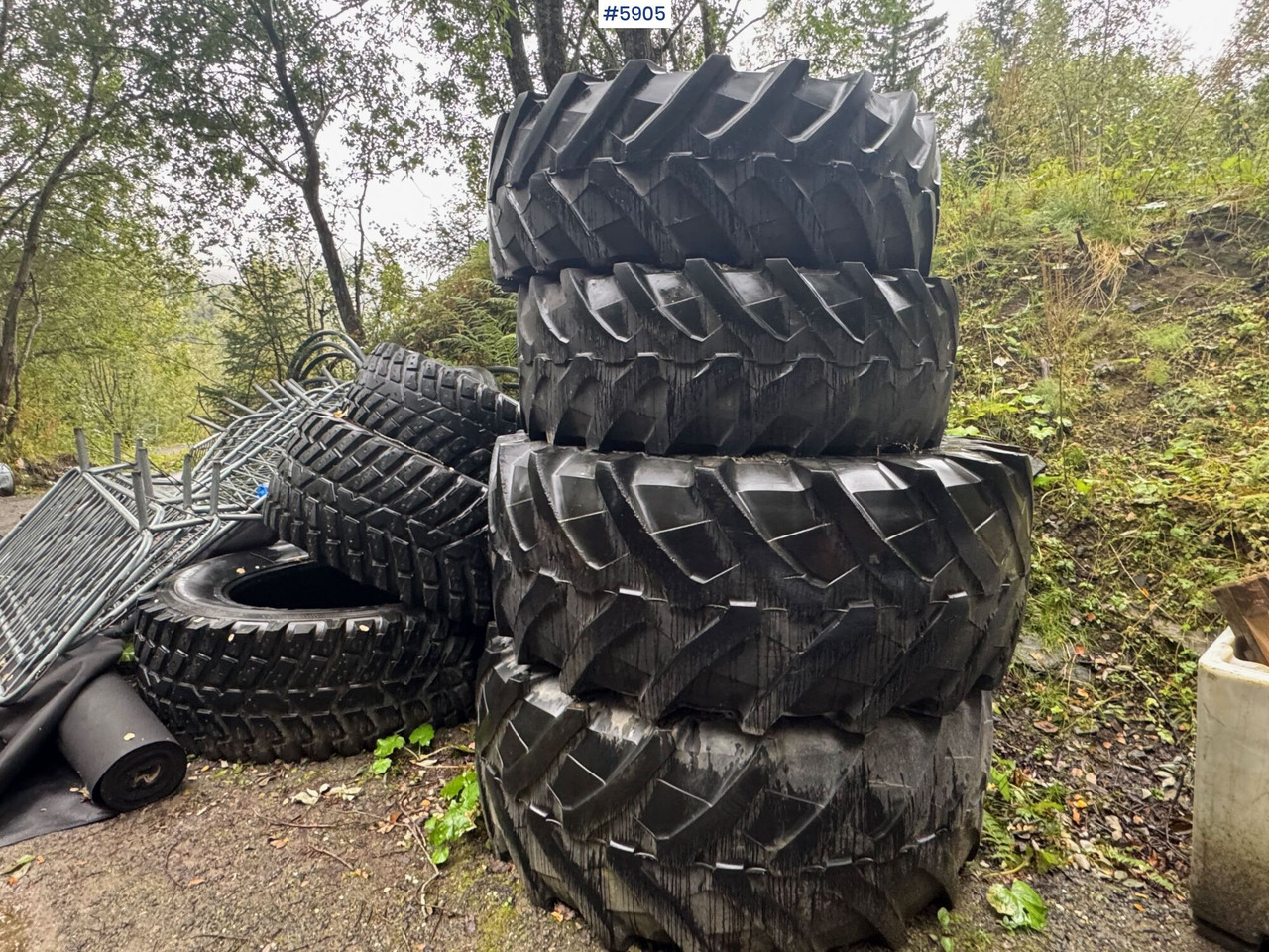 8 pcs Nokian TRI 2 tires. 4 pcs on rims! - Колесо для Строительной техники: фото 2 8 pcs Nokian TRI 2 tires. 4 pcs on rims! - Колесо для Строительной техники: фото 2