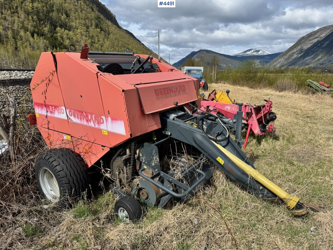 Ca. 1995 Vicon RF120 Round Baler - Техника для сенозаготовки: фото 2 Ca. 1995 Vicon RF120 Round Baler - Техника для сенозаготовки: фото 2