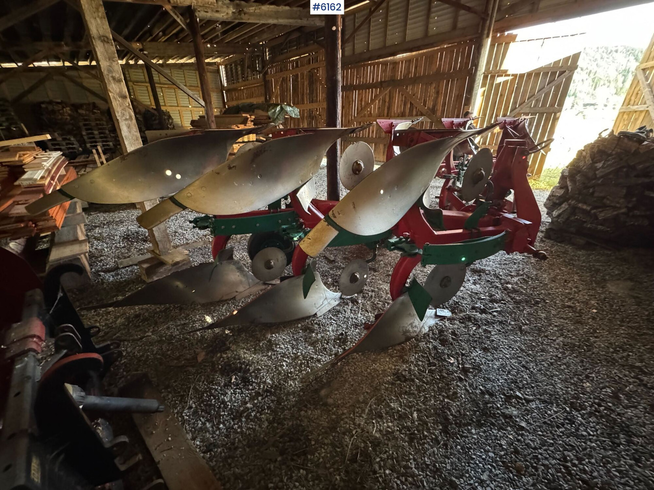 Kverneland 3-furrow reversible plough - Техника для обработки почвы: фото 1 Kverneland 3-furrow reversible plough - Техника для обработки почвы: фото 1