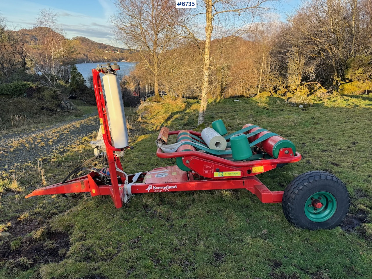 Kverneland Taarup 7335 Round Bale Wrapper - Техника для сенозаготовки: фото 1 Kverneland Taarup 7335 Round Bale Wrapper - Техника для сенозаготовки: фото 1