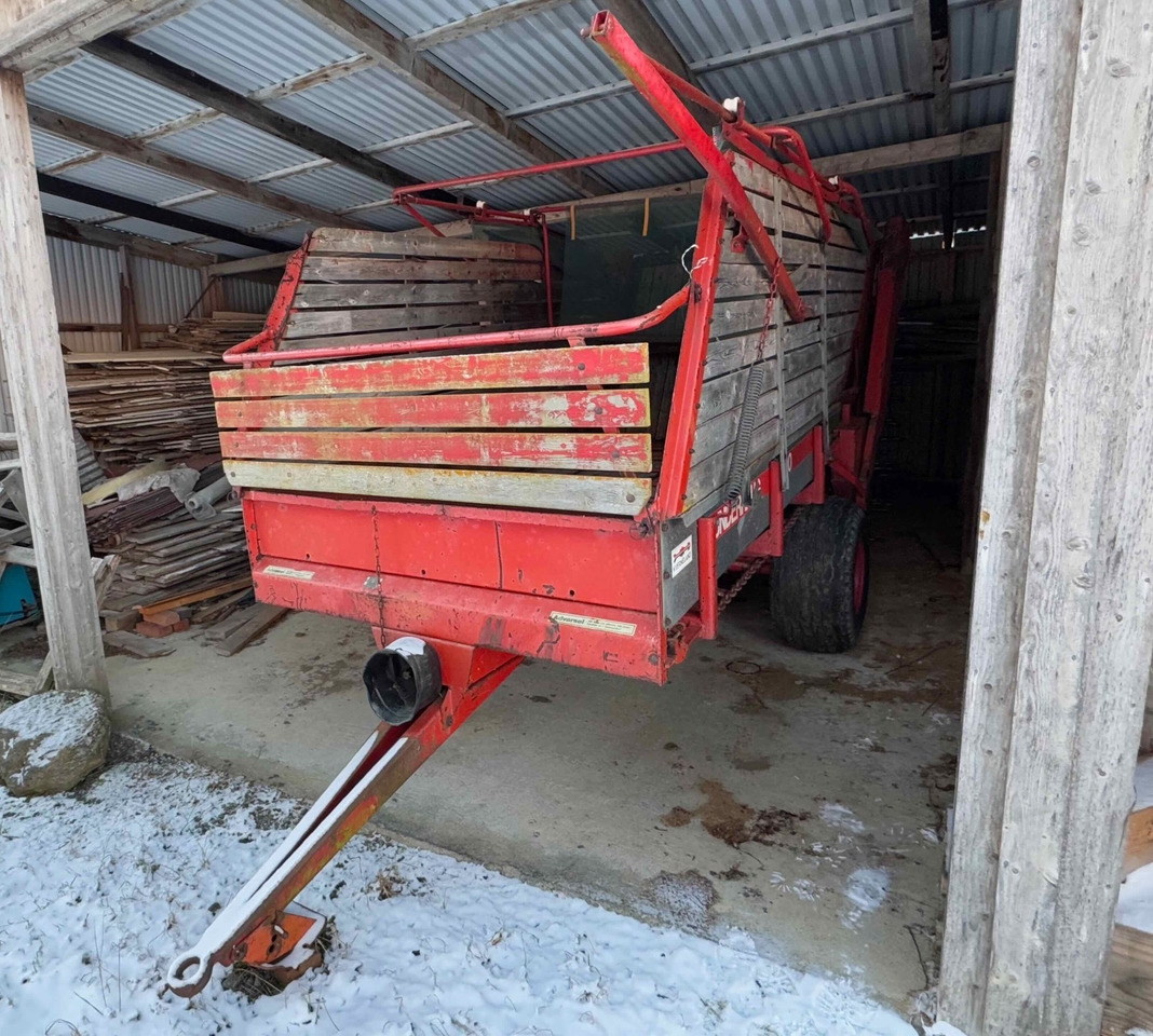 Kverneland UN7000 unloading trailer - Техника для сенозаготовки: фото 1 Kverneland UN7000 unloading trailer - Техника для сенозаготовки: фото 1