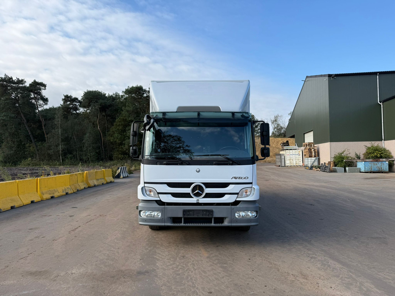Mercedes Atego 1224 - Грузовик с закрытым кузовом: фото 4 Mercedes Atego 1224 - Грузовик с закрытым кузовом: фото 4