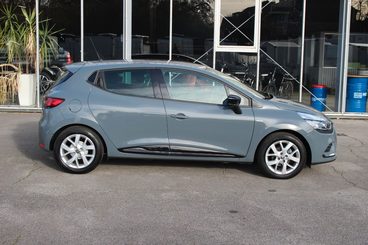 Renault Clio IV Limited 13tKM aus Rentnerbesitz Navi - Седан: фото 2 Renault Clio IV Limited 13tKM aus Rentnerbesitz Navi - Седан: фото 2