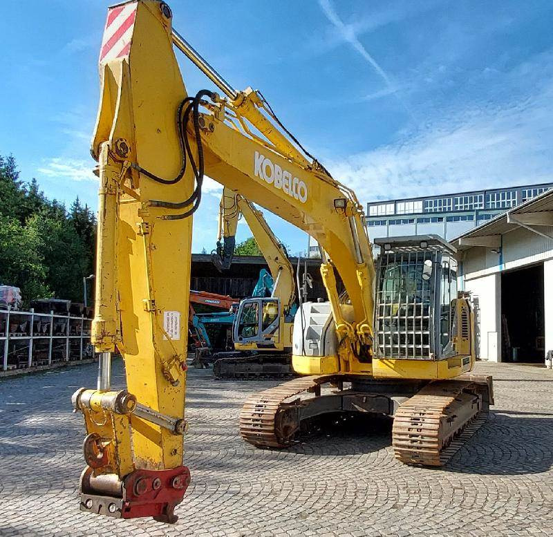 New Holland E235B SRNLC - Гусеничный экскаватор: фото 1 New Holland E235B SRNLC - Гусеничный экскаватор: фото 1
