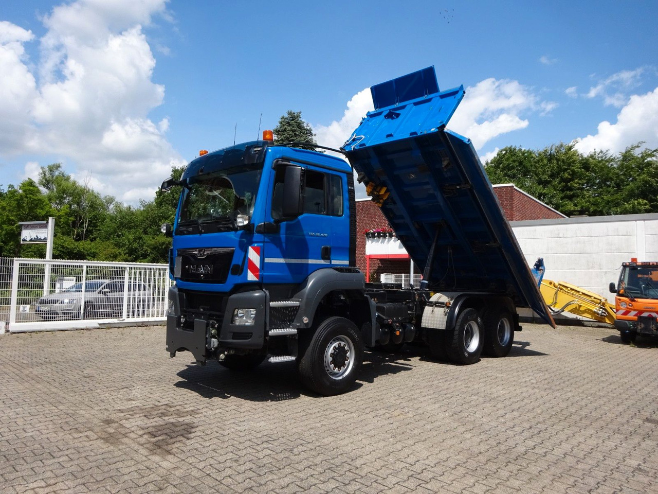 MAN 26.420 TGS MEILER 3Skipper + Bordmatik 6x6 - Самосвал, Автоманипулятор: фото 1 MAN 26.420 TGS MEILER 3Skipper + Bordmatik 6x6 - Самосвал, Автоманипулятор: фото 1