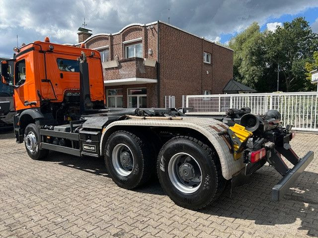 Mercedes-Benz 2651 Arocs MEILLER RK2060 Abroller 6x4 - Крюковой мультилифт: фото 4 Mercedes-Benz 2651 Arocs MEILLER RK2060 Abroller 6x4 - Крюковой мультилифт: фото 4